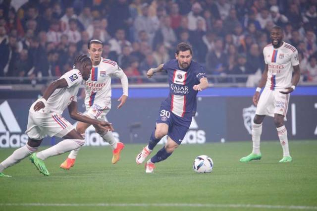 半岛体育-王勤伯：梅内连线撕裂里昂 姆巴佩在学会服务队友！