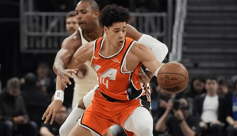 半岛体育网址-快船两绝配迎蜕变！尼德豪泽统治篮下，邓恩展全面输出！